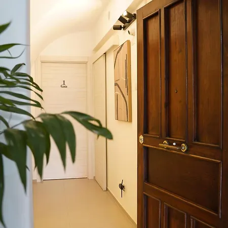 La Regina Del Duomo Centro Guest house